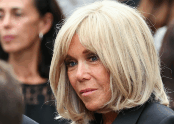 ⚖️ Cyberharcèlement : dix personnes jugées pour des propos visant Brigitte Macron