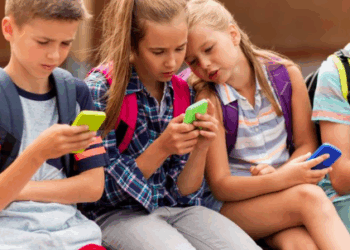 Recevoir un smartphone trop jeune fragilise la santé mentale