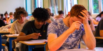 Le bac 2026 va durcir les règles, les lycéens en alerte