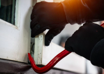 Alpes-Maritimes : un pizzaiolo se fait justice lui-même et chasse des intrus à coups de « cannes à vache »