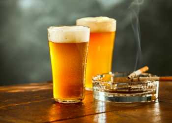 Alcool : les Français boivent trop, mais fument moins selon une nouvelle étude