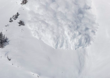 Six morts dans des avalanches dans les Alpes : « Il n’y a pas de petit hors piste », prévient la ministre