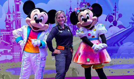 Disneyland Paris : une agente licenciée, la polémique enfle