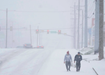 Tempête de neige historique aux États-Unis : chaos, vols annulés et coupures d’électricité