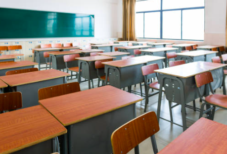 Chute des naissances : 150 000 élèves en moins à la rentrée 2026