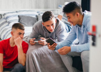 « Ça rajoute un peu de piment » : les ados de plus en plus séduits par les jeux d’argent