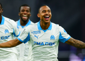 Marseille renverse Lyon 3-2 : Fonseca en colère, Beye en joie