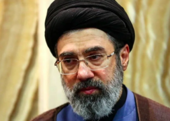 Iran : qui est Mojtaba Khamenei, possible successeur du Guide suprême