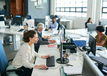 “Même les bureaux sont touchés” : ces métiers désormais en danger