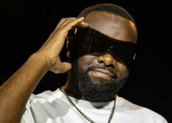 “Blanchiment en bande organisée” : la garde à vue de Gims prolongée