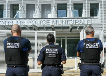 “Comment continuer ?” : le silence du chef de la police inquiète à Saint-Denis