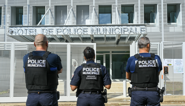 “Comment continuer ?” : le silence du chef de la police inquiète à Saint-Denis