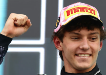 “19 ans et déjà au sommet” : Antonelli frappe encore et marque la F1