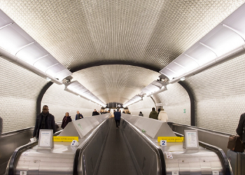 “Encore des mois de galère” : les tapis roulants de Châtelet à l’arrêt jusqu’à septembre