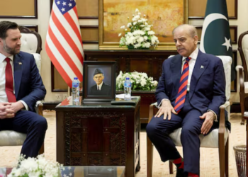 “Les discussions continuent” : Iran et États-Unis échangent via le Pakistan