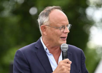 “Déjà plusieurs millions” : Édouard Philippe accélère pour 2027