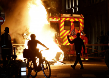 “La fête a viré au chaos” : violences, incendies et centaines d’arrestations après la finale de Ligue des champions