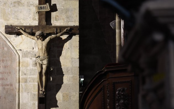 “En pleine messe” : un avocat placé en garde à vue après des soupçons d’agression sexuelle sur un enfant