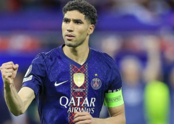 “J’attends là depuis hier soir” : la folie du maillot à deux étoiles continue au PSG