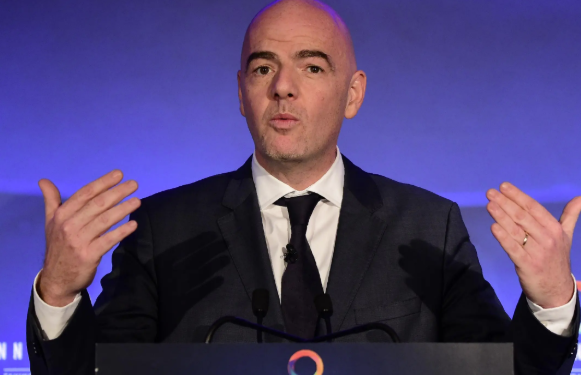 Gianni Infantino en jet privé à la Coupe du monde : pourquoi le patron de la FIFA tente d&rsquo;assister à deux matchs par jour