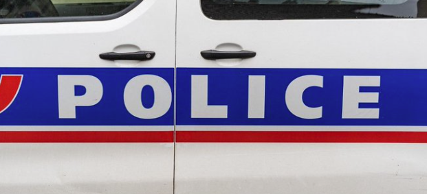 Chambéry : une mère menace de poser une bombe lors d’une fête scolaire après avoir crié « Allah Akbar »