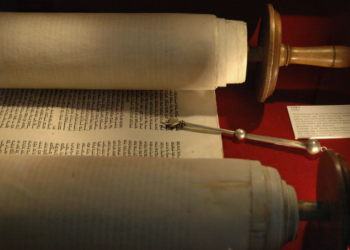 Levallois : 12 rouleaux de Torah volés dans une synagogue, une enquête ouverte