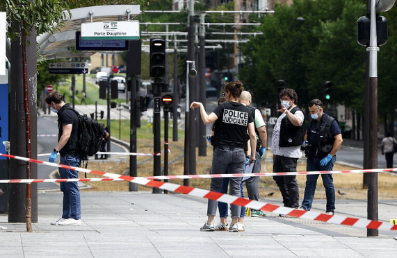 Attaque au couteau à Paris : la garde à vue du suspect levée pour raison psychiatrique