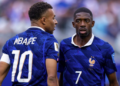 Mbappé-Dembélé : un journaliste espagnol affirme que leur relation est « officiellement morte », après leurs piques sur le Ballon d’Or